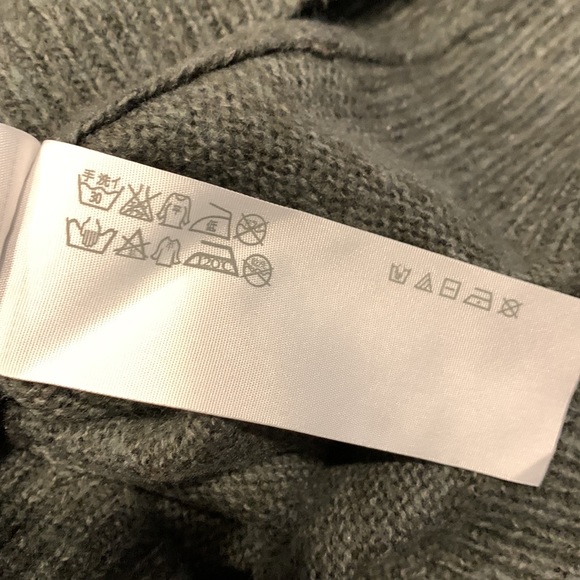 Abercrombie & Fitch Sparkly bow front sweater - Picture 6 of 6